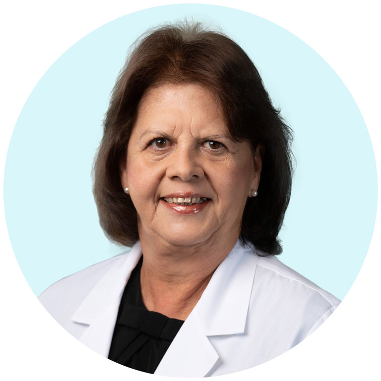 Photo of Christina Chaviano, Asociada Médica